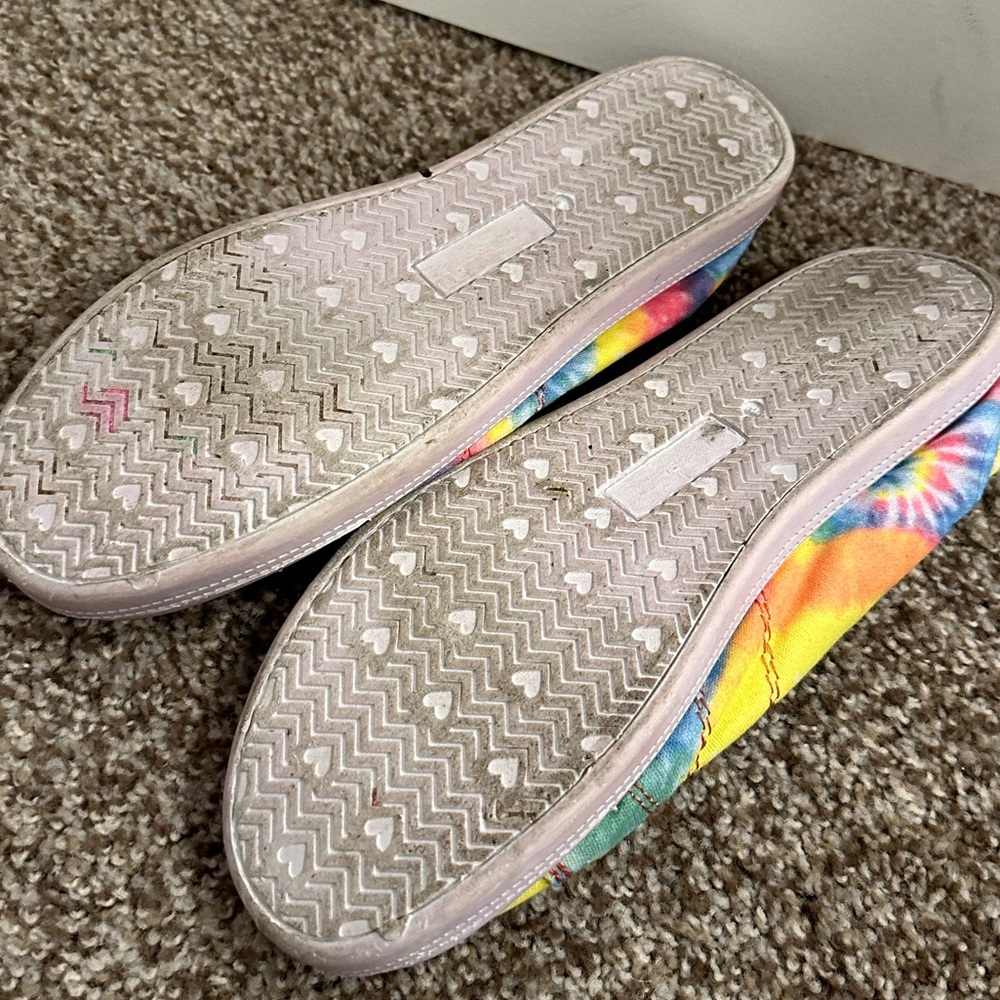 Women’s Canvas Sneakers - Picture 4 of 4